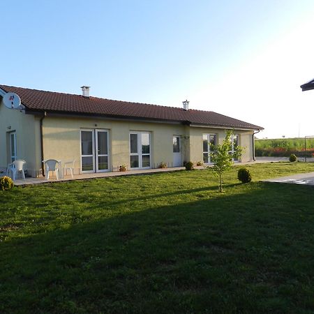 Villa Campo Ezerets Bagian luar foto