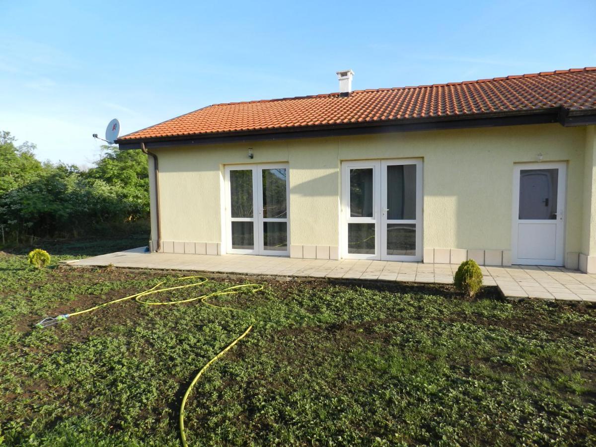 Villa Campo Ezerets Bagian luar foto