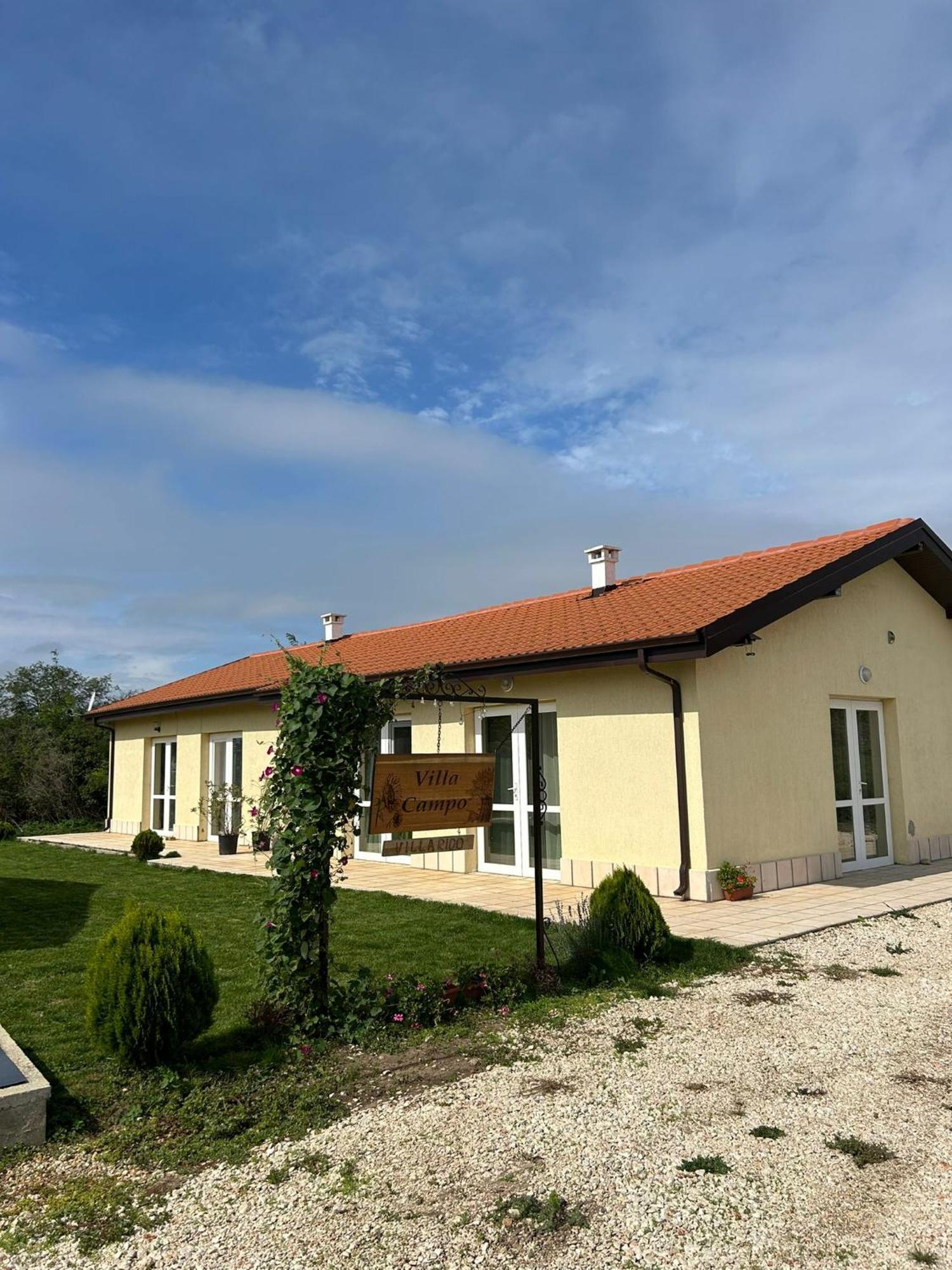 Villa Campo Ezerets Bagian luar foto