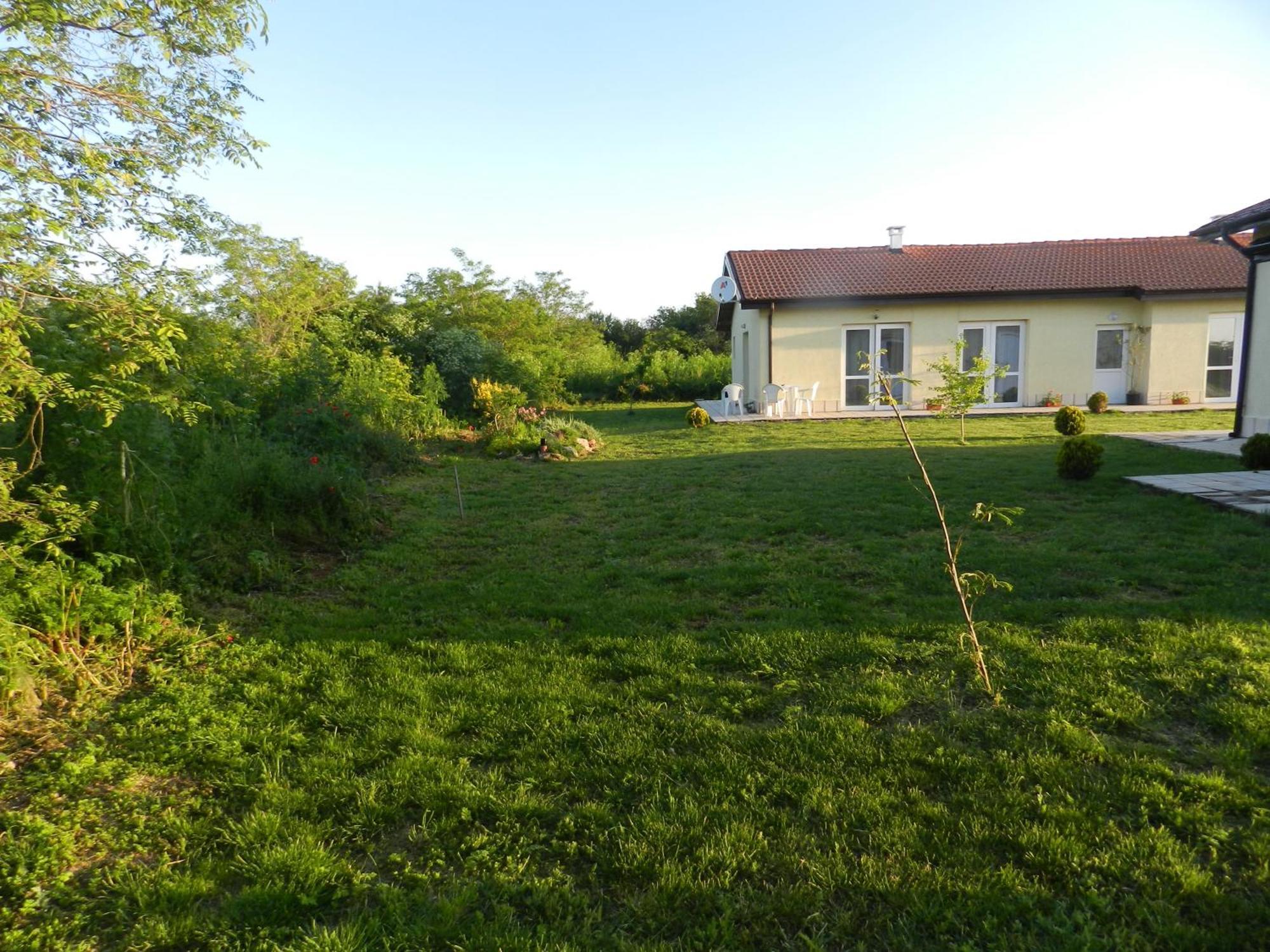 Villa Campo Ezerets Bagian luar foto